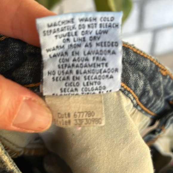 L.e.i Vintage Y2K Denim Skirt. Released Hem. Dark Wash. Distressed. Sz 13 - Picture 8 of 8